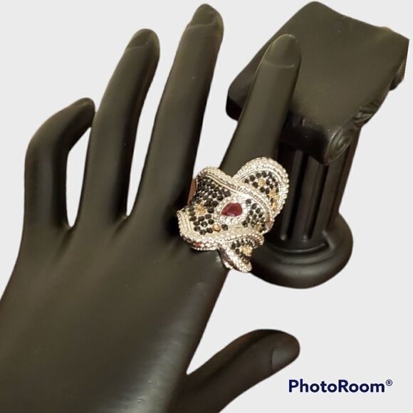SILVER RHINESTONE STATEMENT RING various sizes - Picture 2 of 7